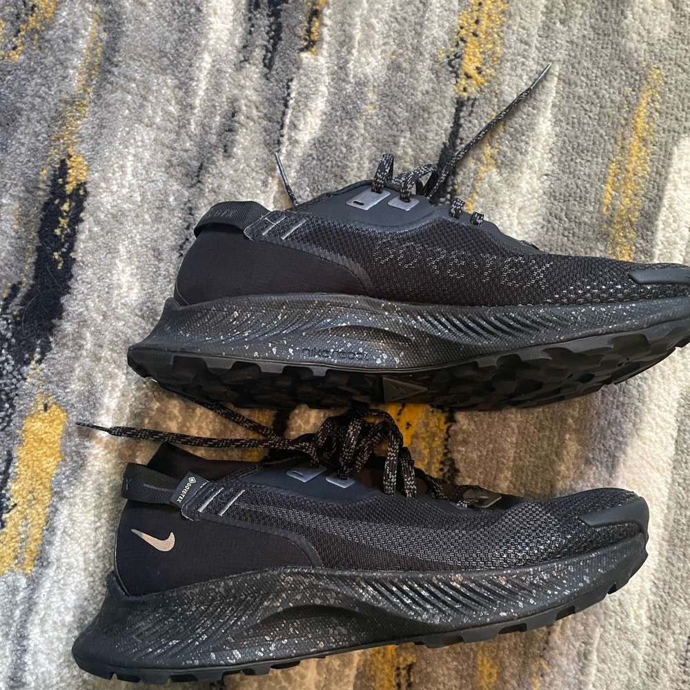 Nike Black Speckled Trail Running Shoes